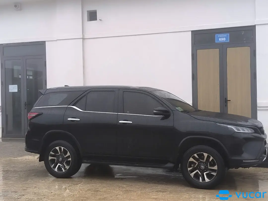 Ảnh xe Toyota Fortuner 2.4G 4x2 AT Legender 2021 - ảnh 2