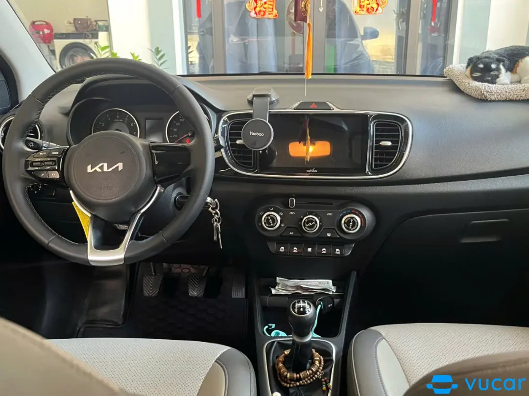Kia Soluto 1.4 MT Deluxe 2022 - Nội thất 1