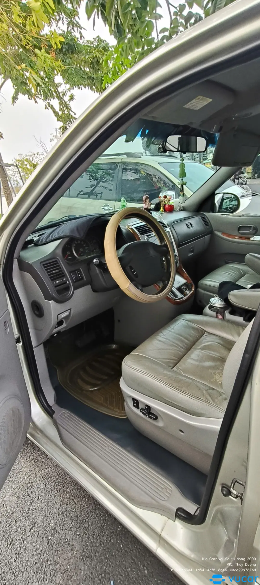 Kia Carnival Số tự động 2009 - Nội thất 3