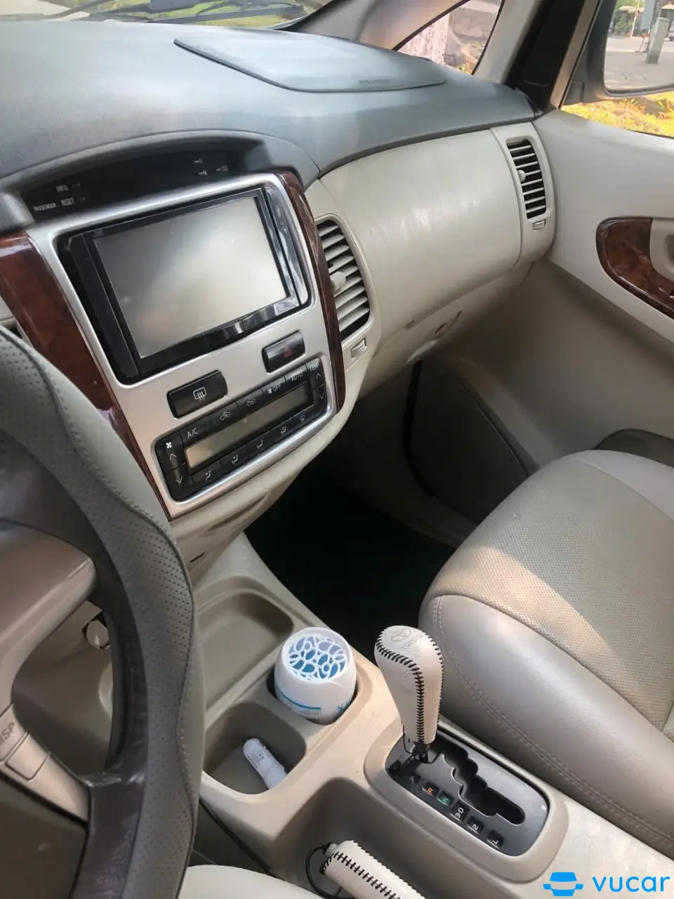 Toyota Innova 2.0V 2015 - Nội thất 2