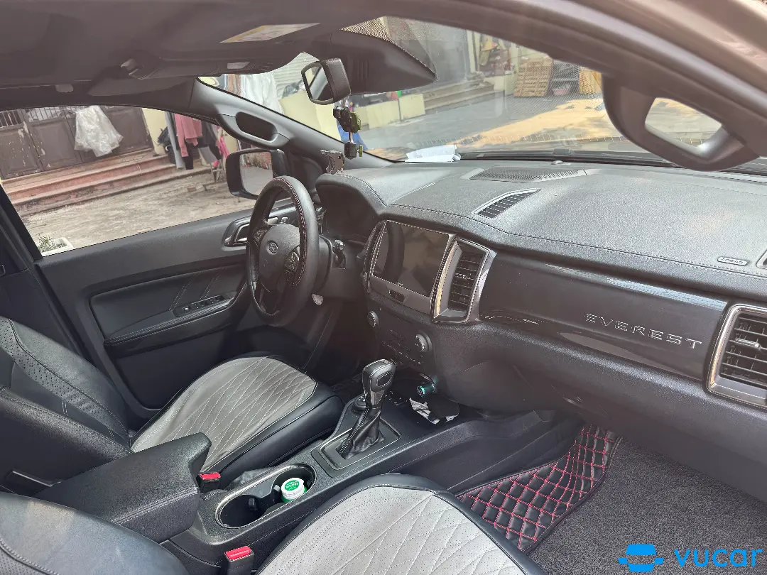 Ford Everest Titanium 2.0L 4x4 AT 2019 - Nội thất 7
