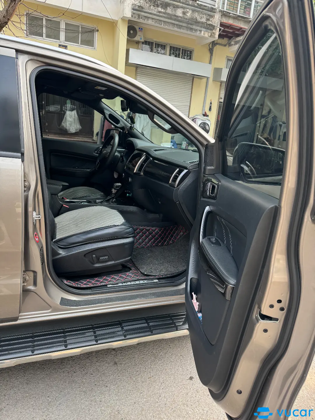 Ford Everest Titanium 2.0L 4x4 AT 2019 - Nội thất 8