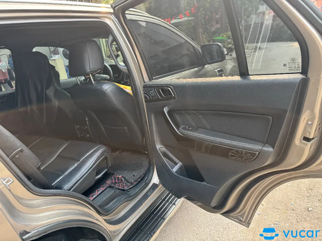 Ford Everest Titanium 2.0L 4x4 AT 2019 - Nội thất 4