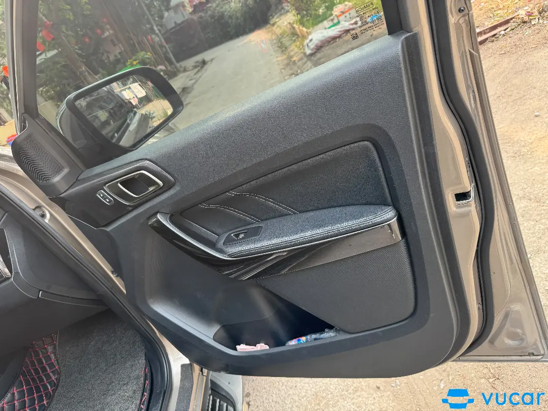 Ford Everest Titanium 2.0L 4x4 AT 2019 - Nội thất 6