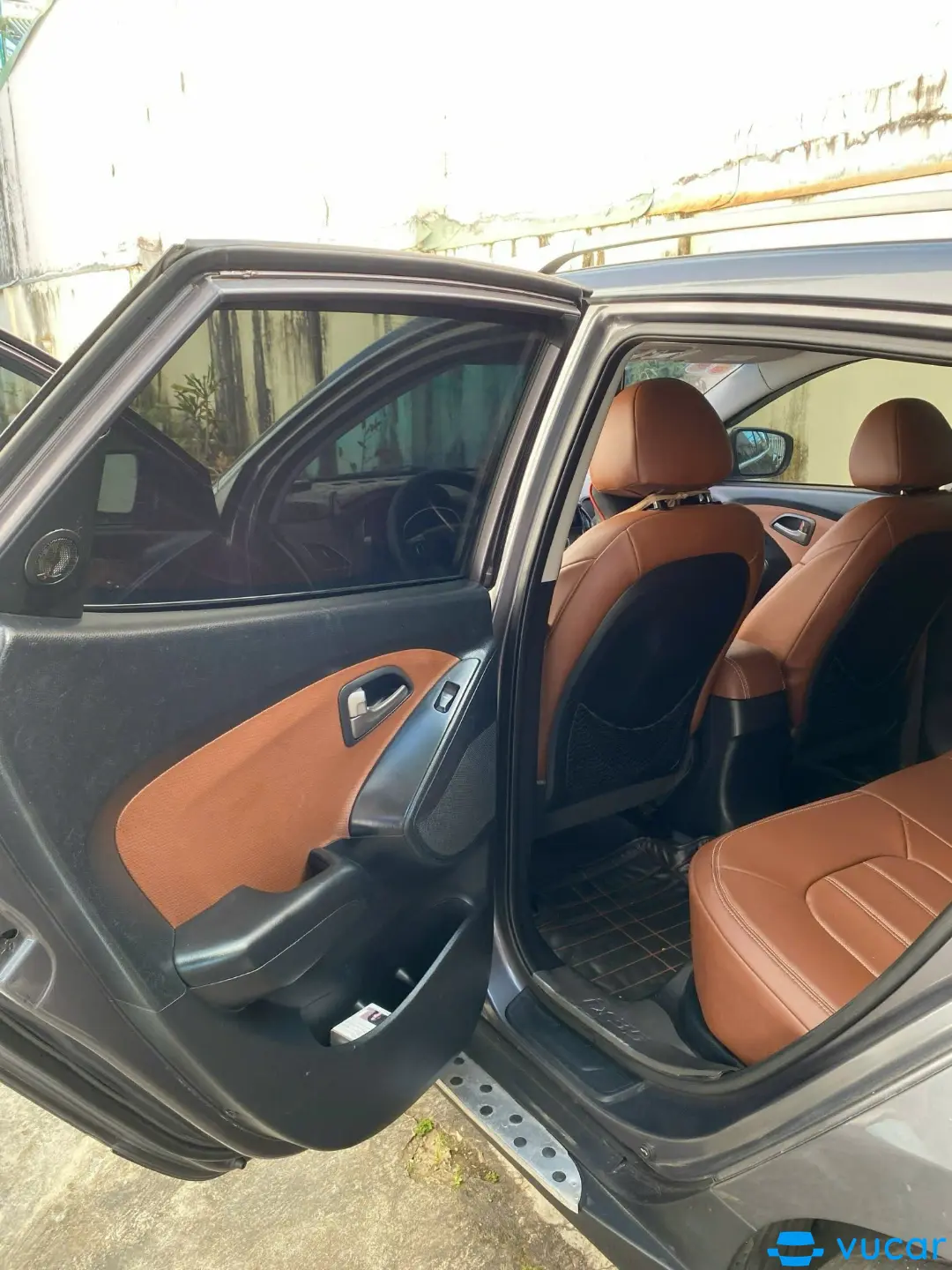 Hyundai Tucson 2.0 AT 4WD 2010 - Nội thất 2