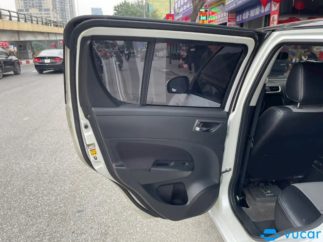 suzuki Swift 2015 - Nội thất 10