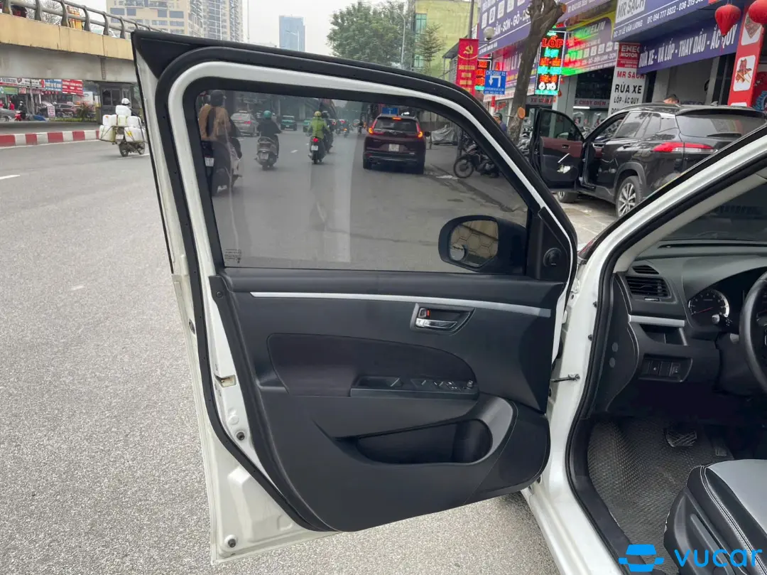 suzuki Swift 2015 - Nội thất 14