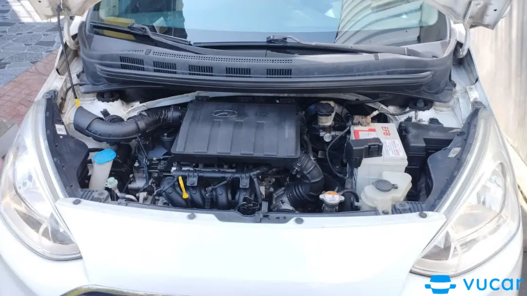 Hyundai I10 Grand 1.2 MT Base 2019 - Khoang động cơ 1