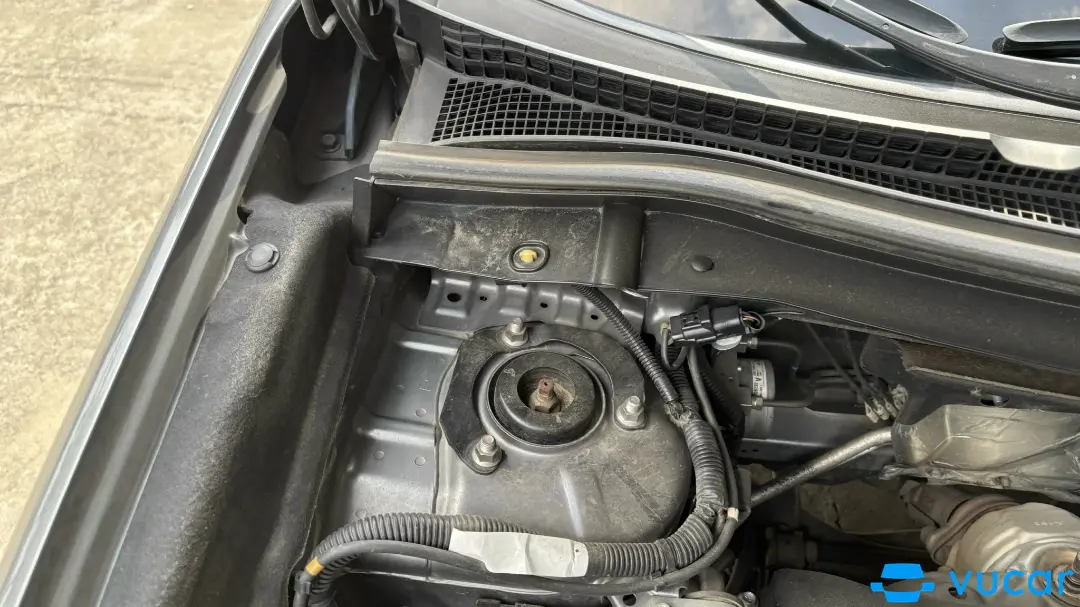 Mitsubishi Outlander 2.0 CVT 2019 - Khoang động cơ 6