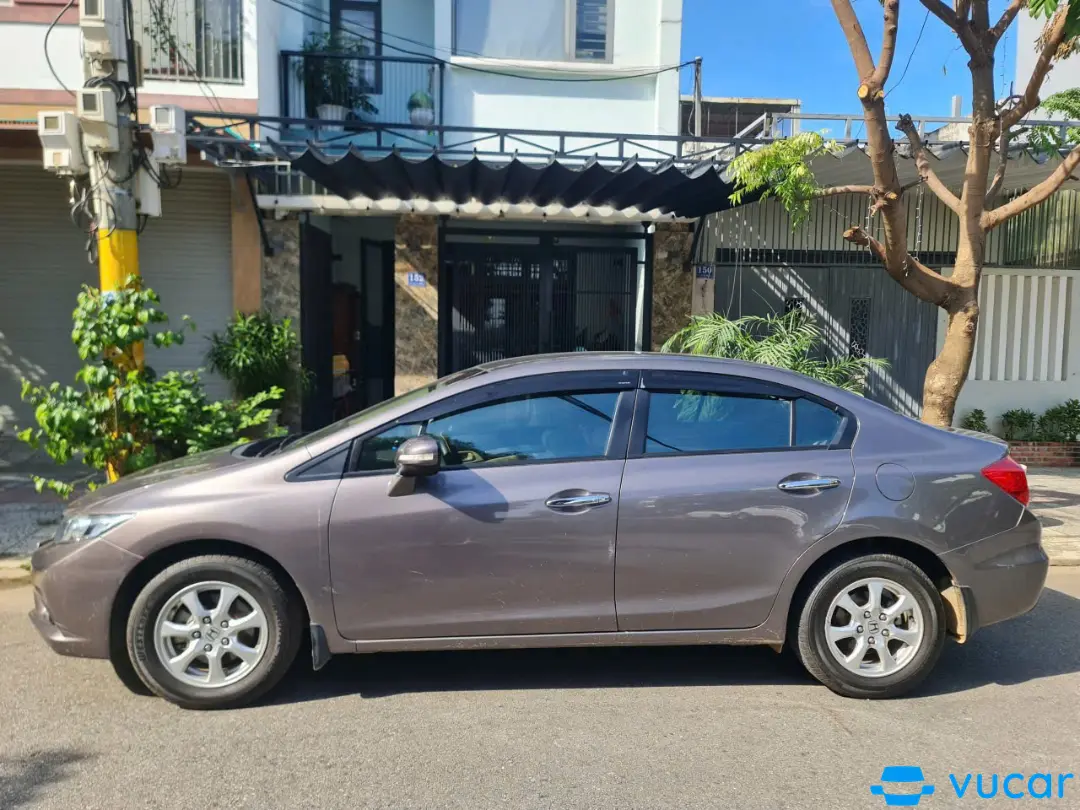 Honda Civic 1.8 AT 2013 - Ngoại thất 4