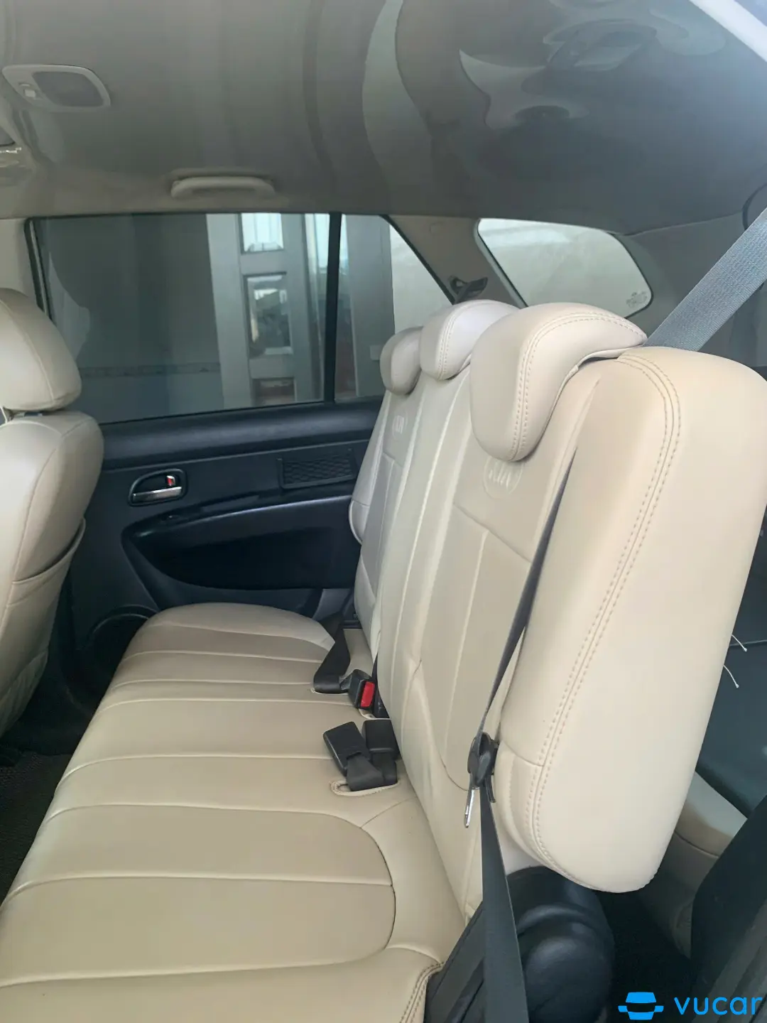 Kia Carens 2.0 MT 2011 - Nội thất 1