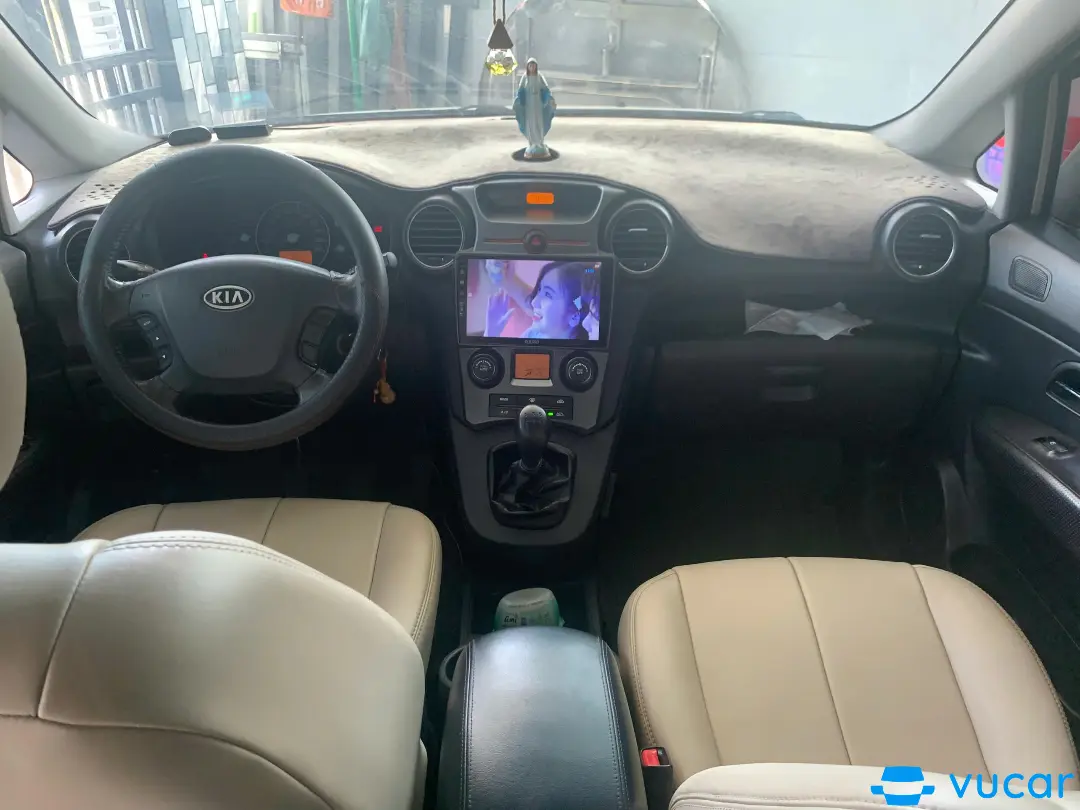 Kia Carens 2.0 MT 2011 - Nội thất 5