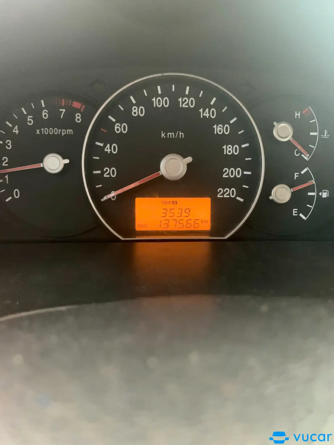 Kia Carens 2.0 MT 2011 - Nội thất 4