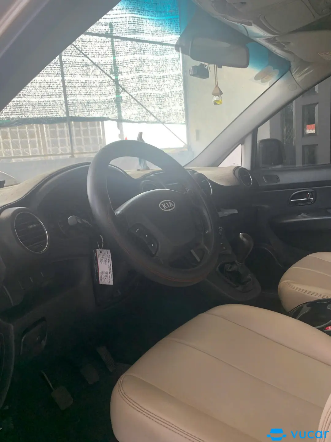 Kia Carens 2.0 MT 2011 - Nội thất 2