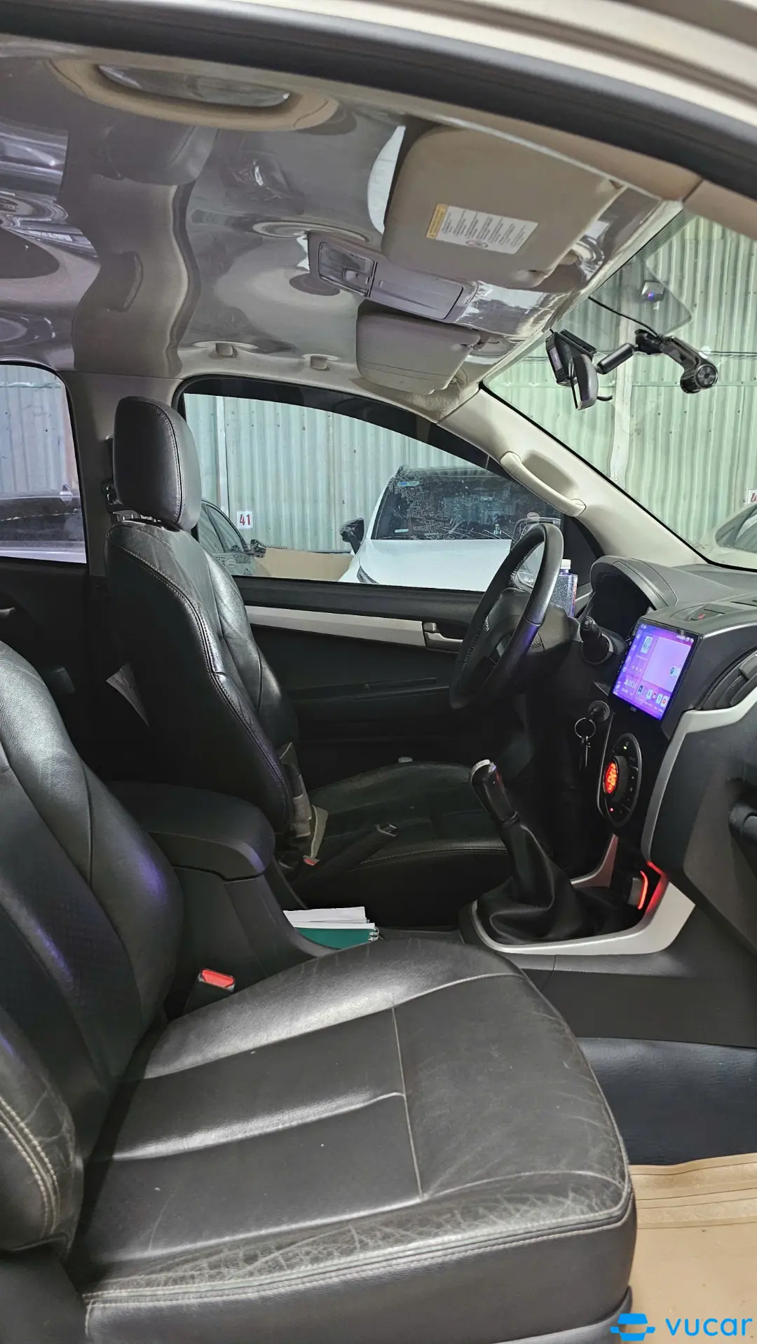 Isuzu Dmax LS 2.5 4x2 MT 2017 - Nội thất 6