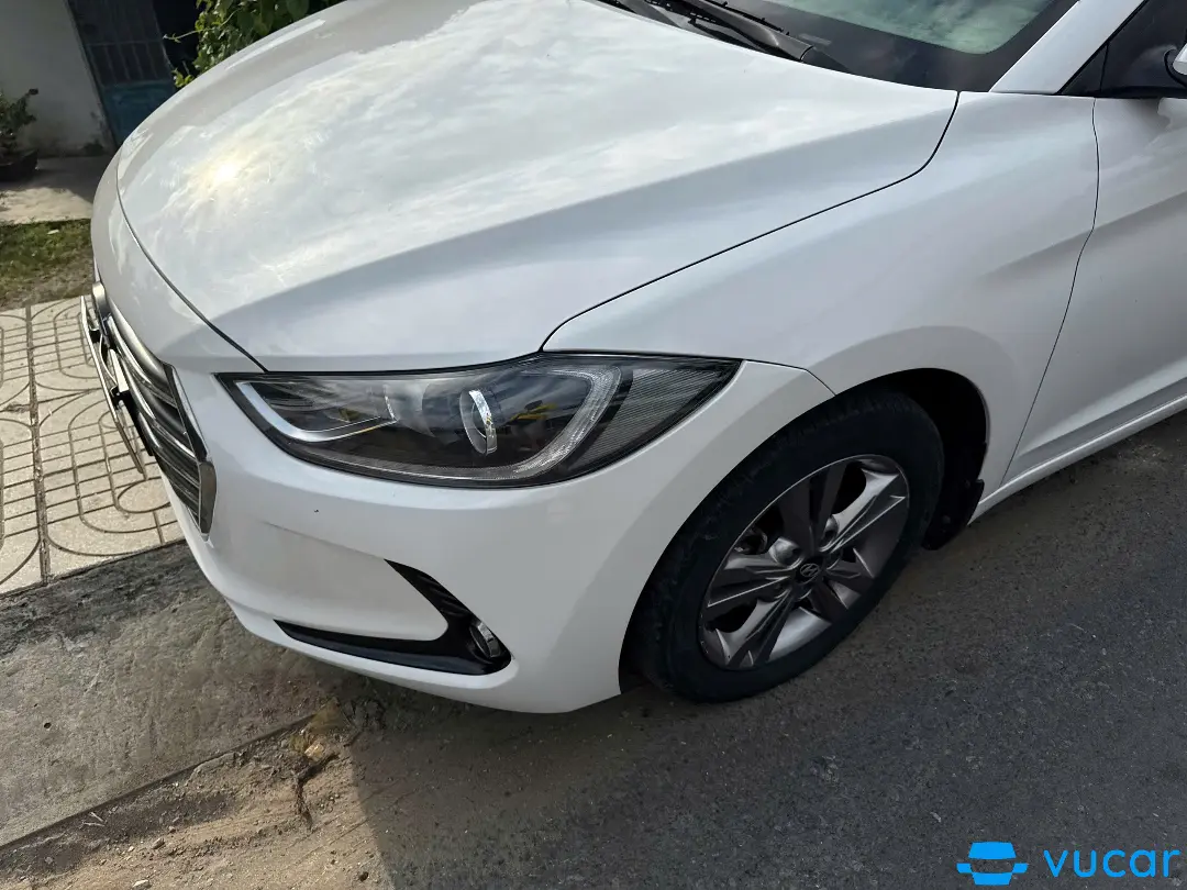 Elantra 1.6 AT 2018 - Ngoại thất 10