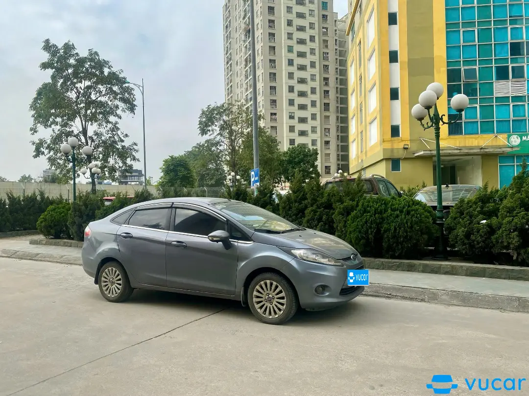Ford Fiesta 1.6 AT 2011 - Ngoại thất 2