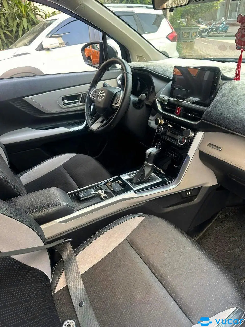 Toyota Veloz Cross Top 1.5 CVT 2022 - Nội thất 1