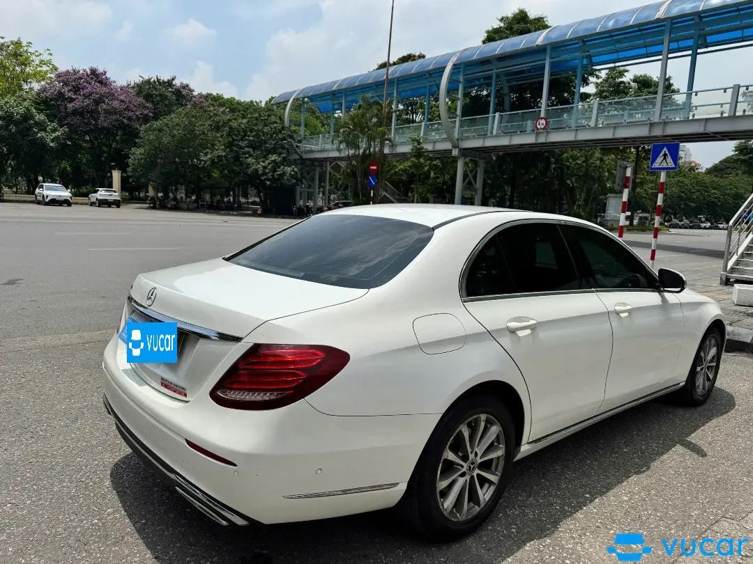 Mercedes E class E200 2018 - Ngoại thất 4