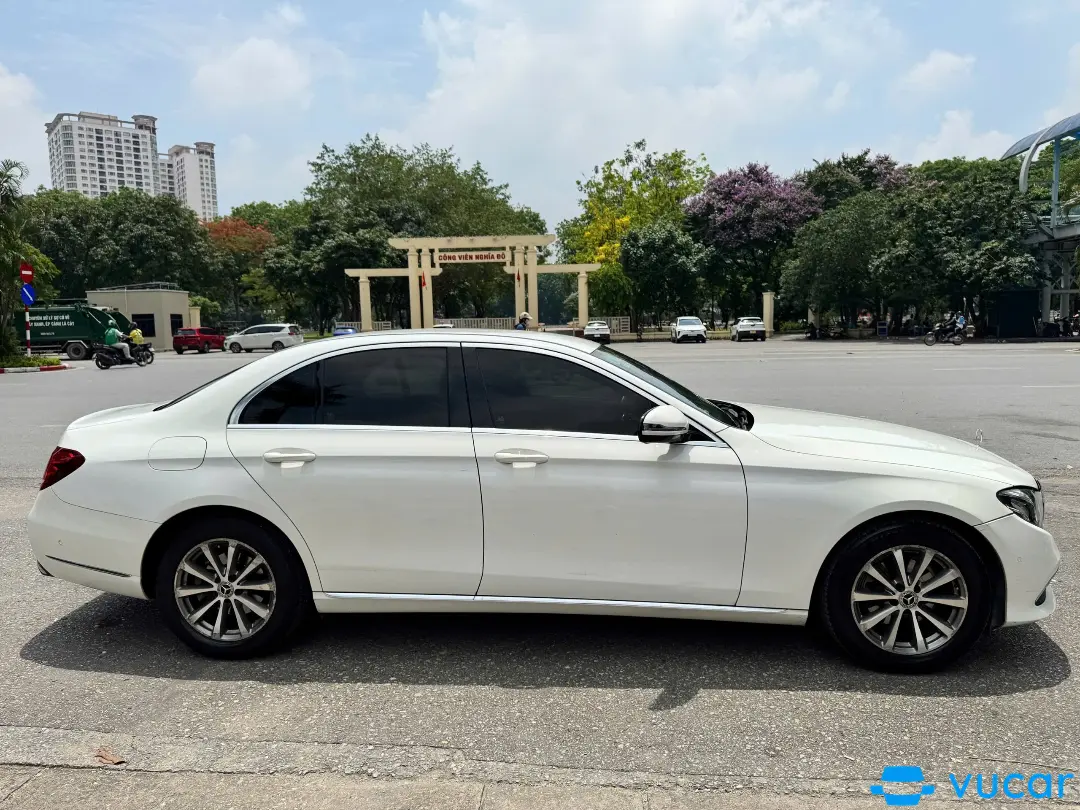 Mercedes E class E200 2018 - Ngoại thất 8