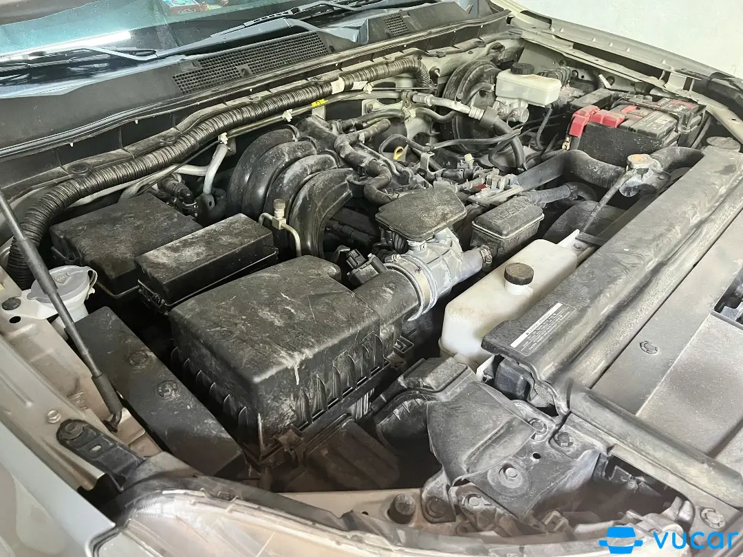 Nissan Terra V 2.5 AT 4WD 2019 - Khoang động cơ 6