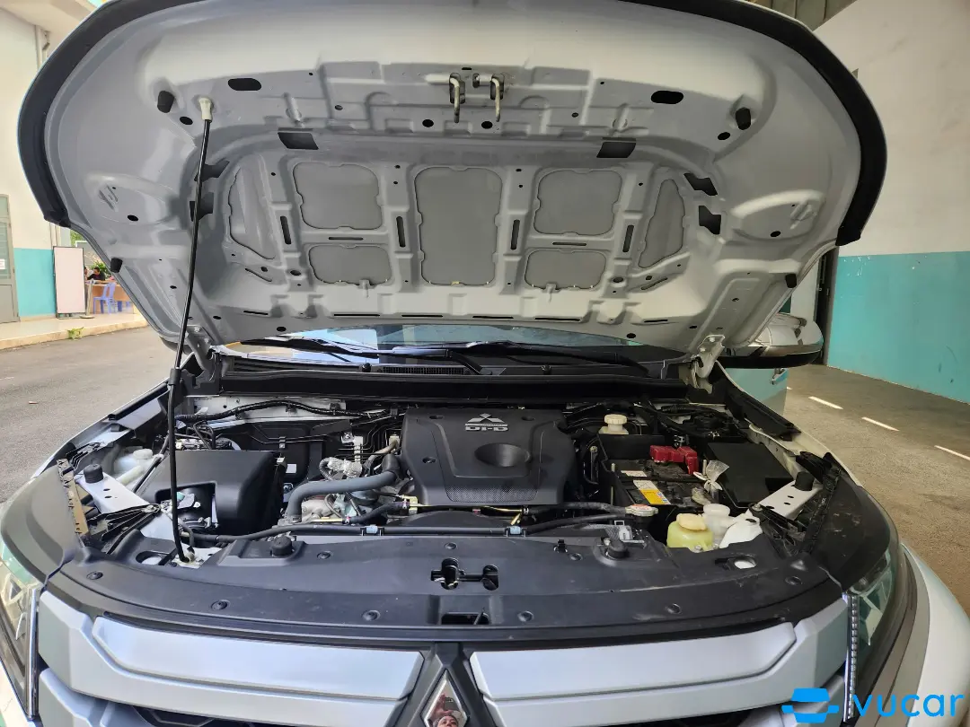 Mitsubishi Triton 4x2 AT 2022 - Khoang động cơ 1