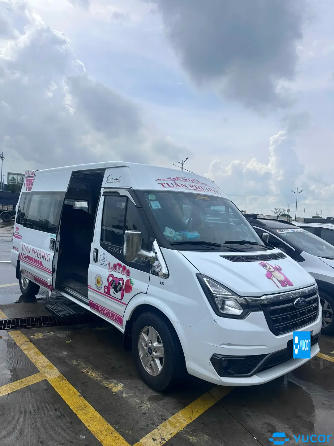 Ford Transit Tiêu chuẩn 2022 - Ngoại thất 2