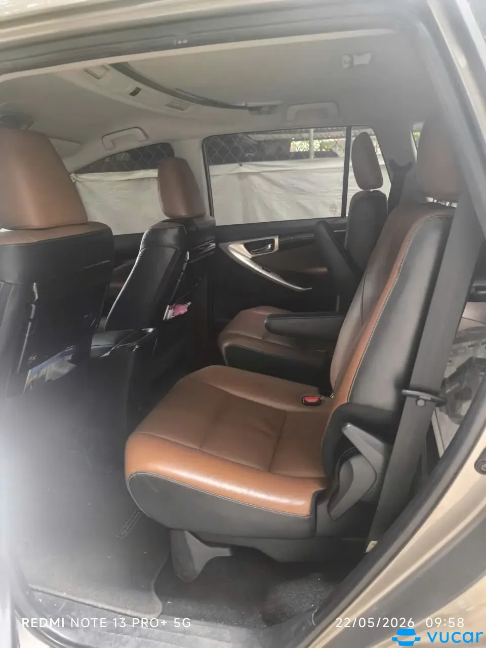 Toyota Innova 2.0 Venturer 2017 - Nội thất 3