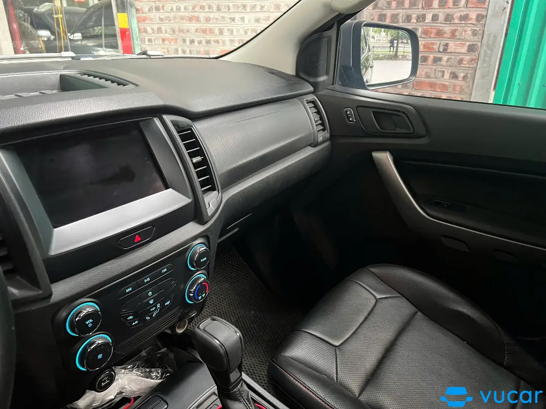 Ford Ranger XLS 2.2L 4x2 AT 2021 - Nội thất 1