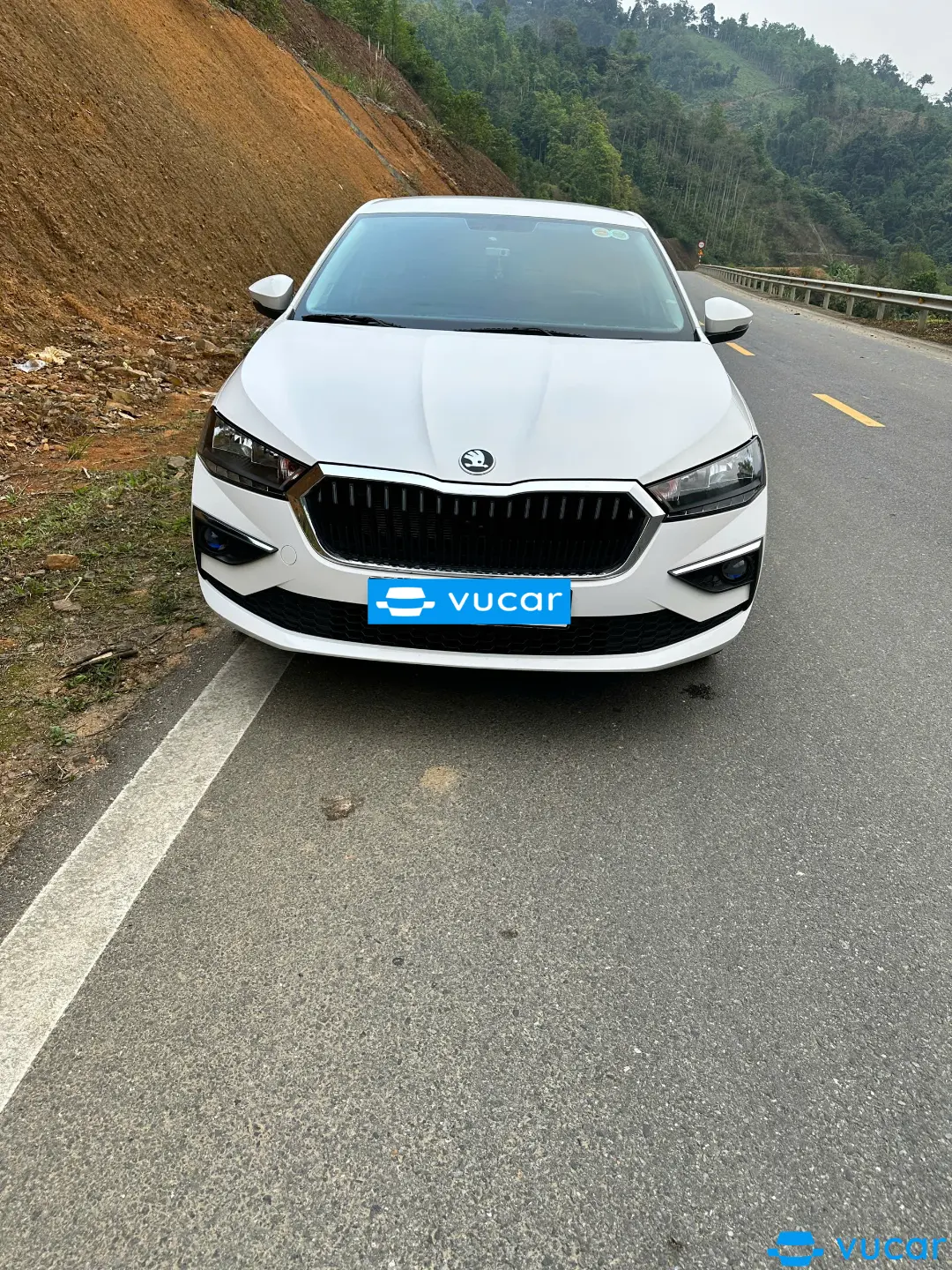 Ảnh xe Skoda Slavia Ambition 2025