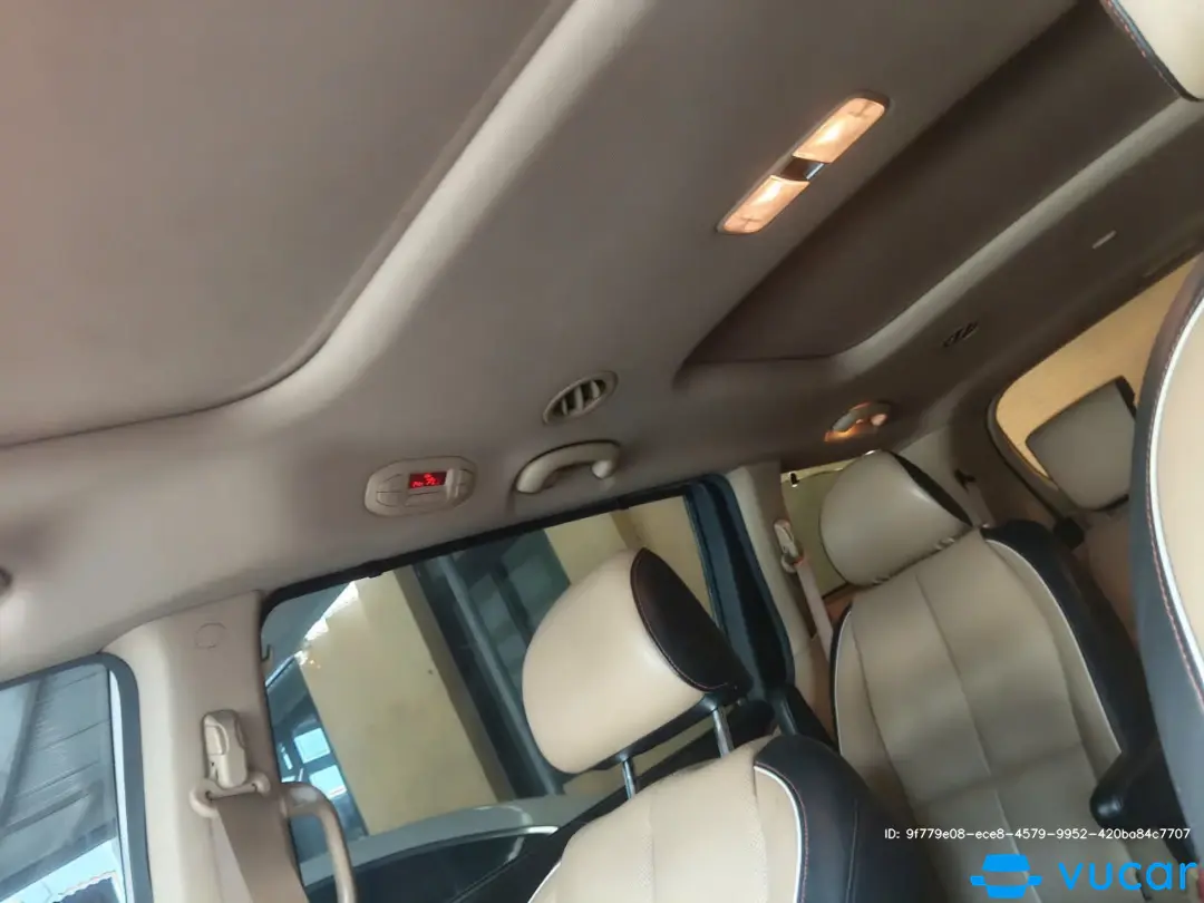 Kia Sedona Cao cấp, máy dầu 2016 - Nội thất 4