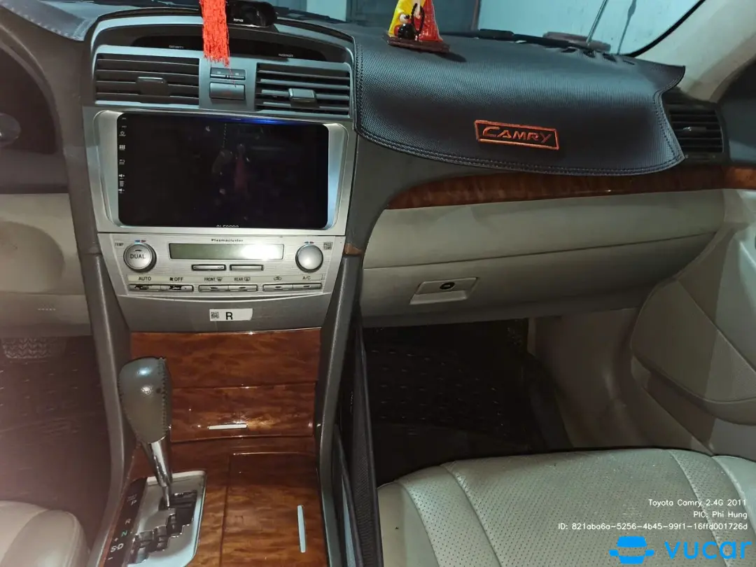 Toyota Camry 2.4G 2011 - Nội thất 1