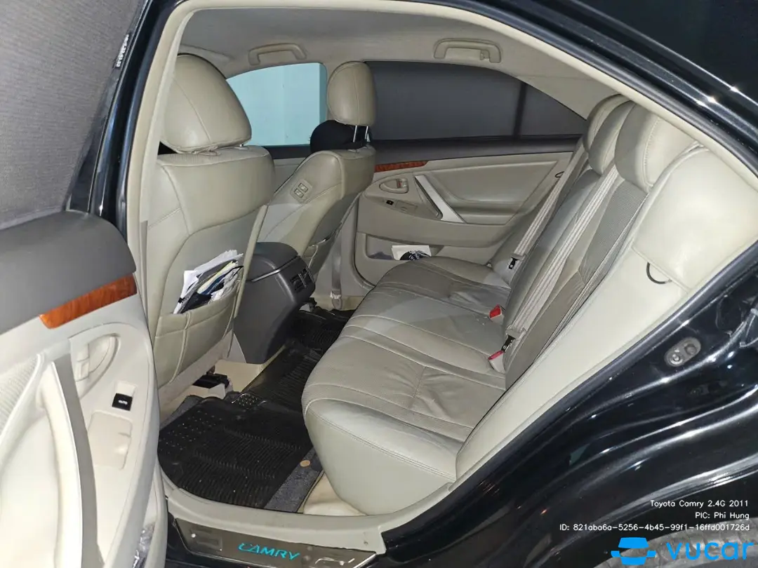 Toyota Camry 2.4G 2011 - Nội thất 2