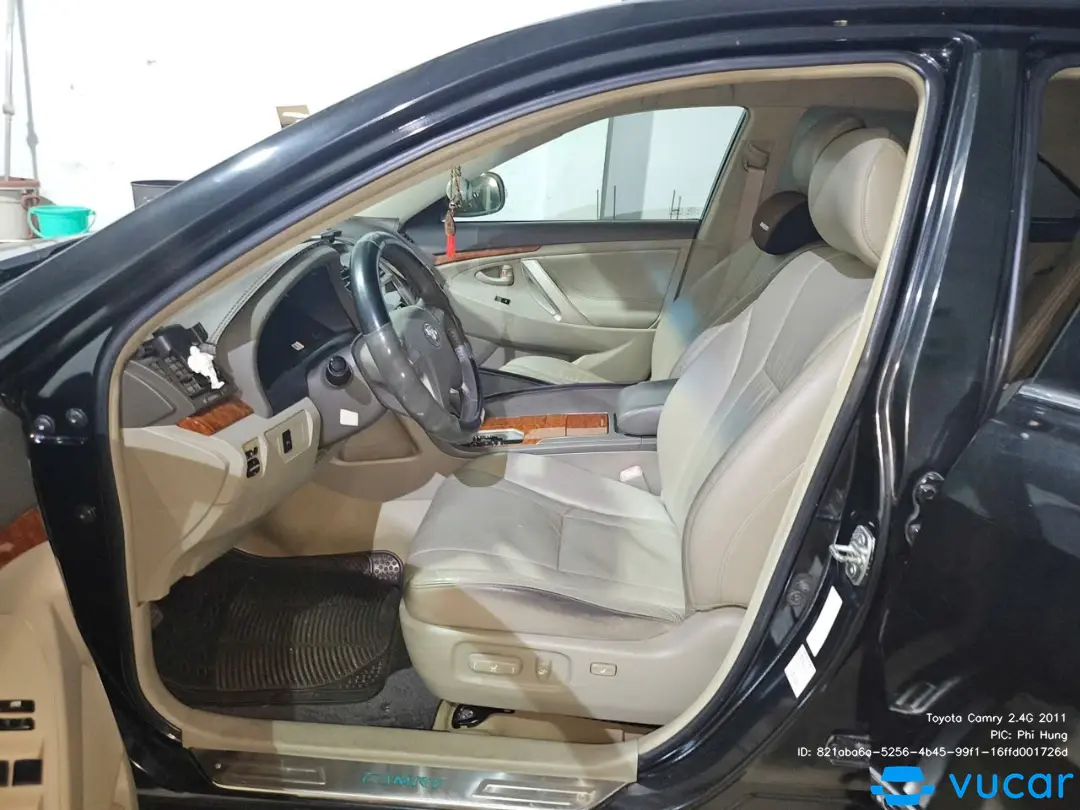 Toyota Camry 2.4G 2011 - Nội thất 3