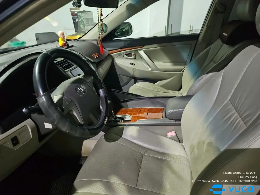 Toyota Camry 2.4G 2011 - Nội thất 8