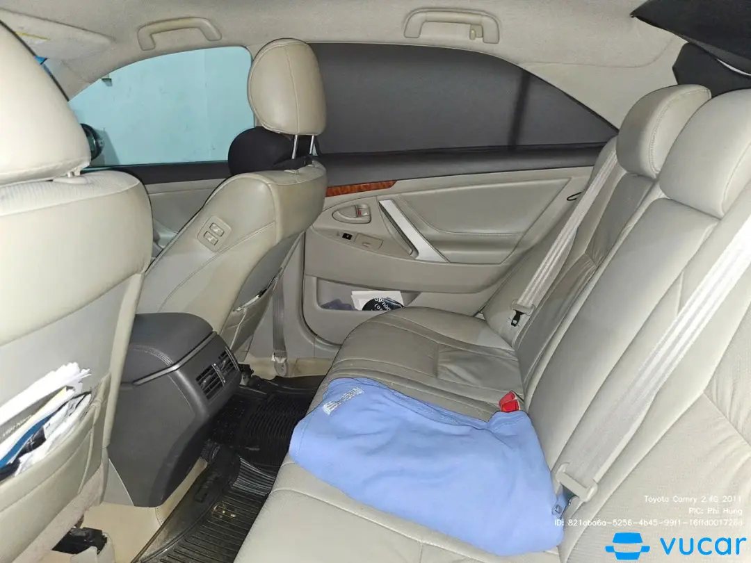 Toyota Camry 2.4G 2011 - Nội thất 9