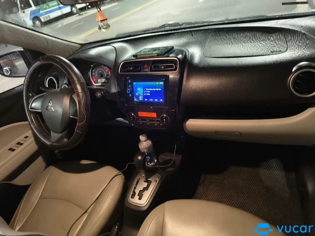 Mitsubishi Attrage 1.2 AT 2015 - Nội thất 1