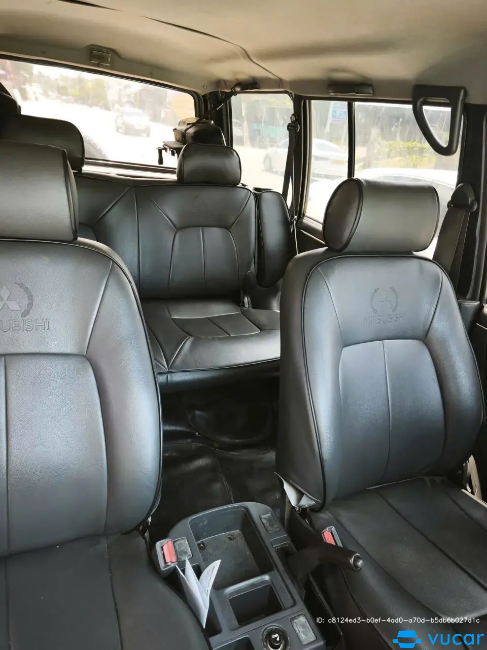 Mitsubishi Pajero 2.4 2001 - Nội thất 1