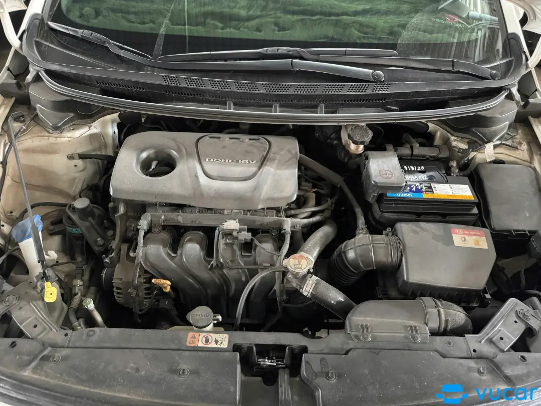 Kia Cerato 1.6 mt 2018 - Khoang động cơ 1