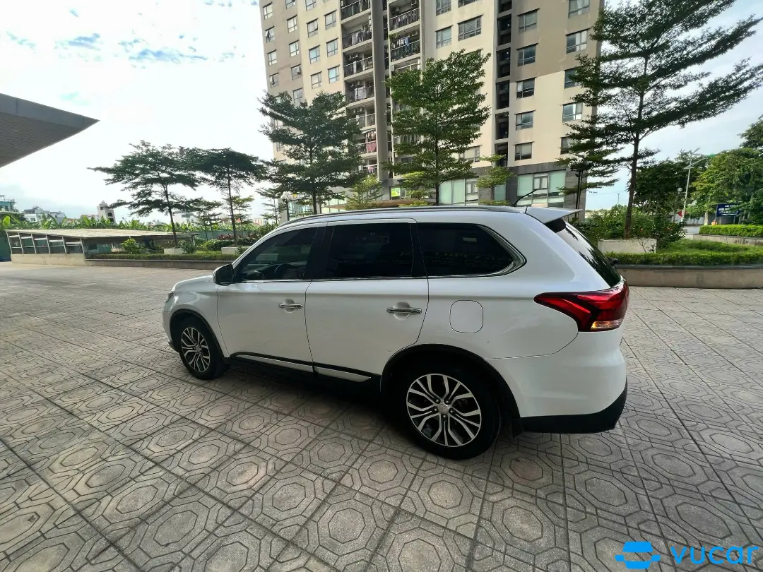 Outlander 2.0 premium 2017 - Ngoại thất 4