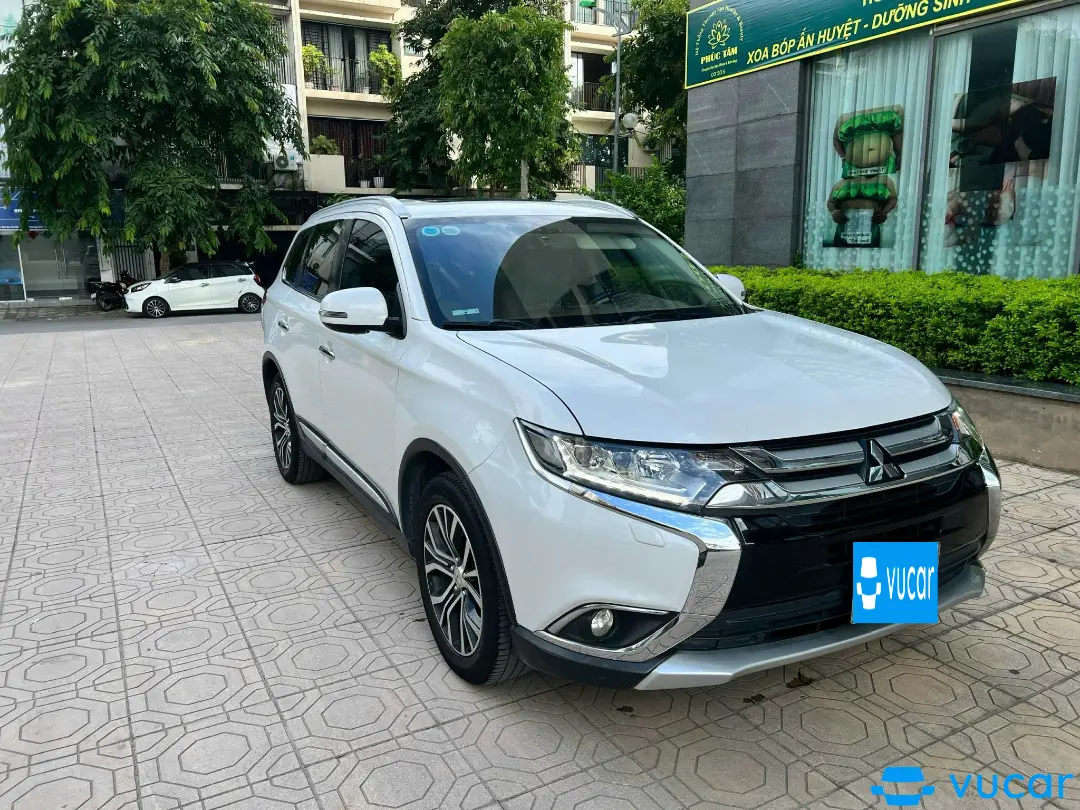 Outlander 2.0 premium 2017 - Ngoại thất 1