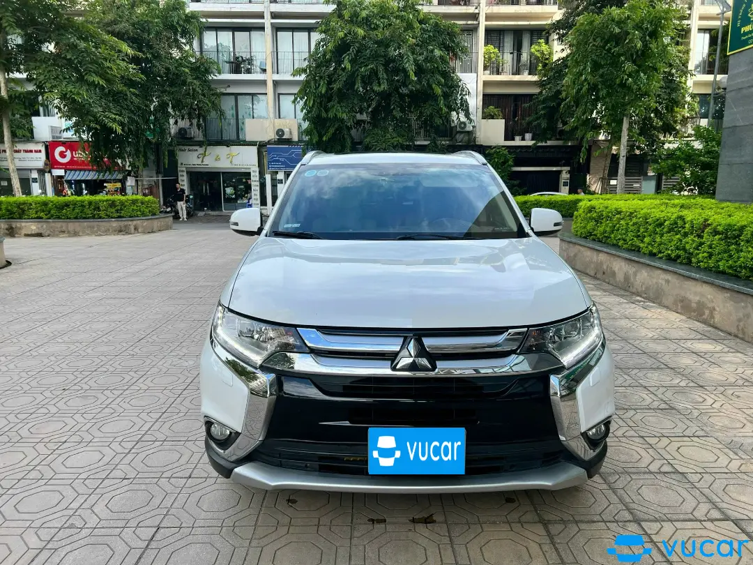 Outlander 2.0 premium 2017 - Ngoại thất 2