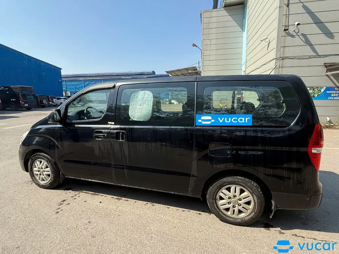 Hyundai Grand Starex 2.4 MT 2016 - Ngoại thất 3