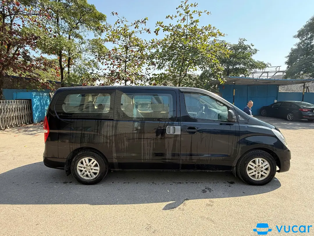 Hyundai Grand Starex 2.4 MT 2016 - Ngoại thất 4