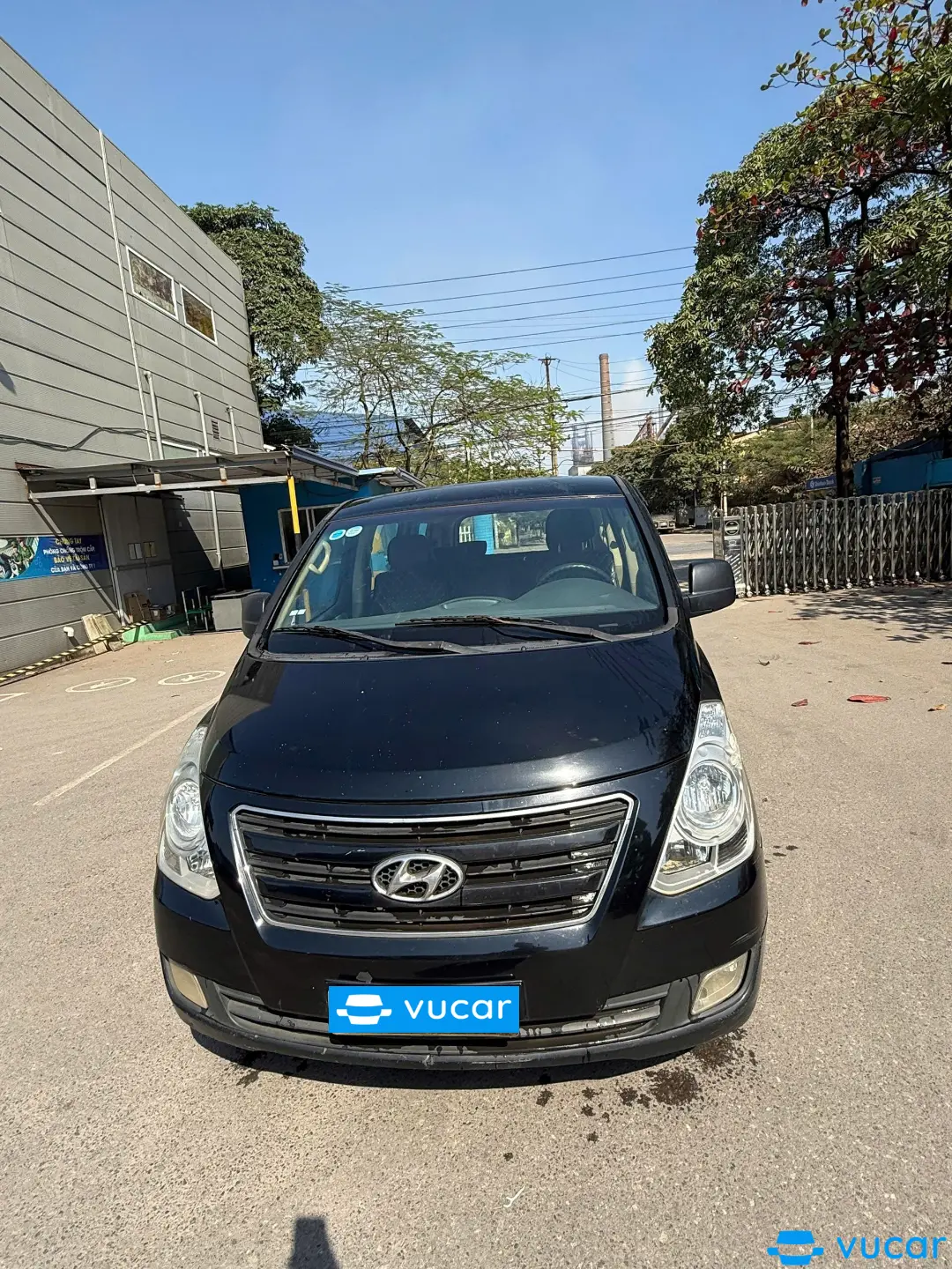 Hyundai Grand Starex 2.4 MT 2016 - Ngoại thất 1