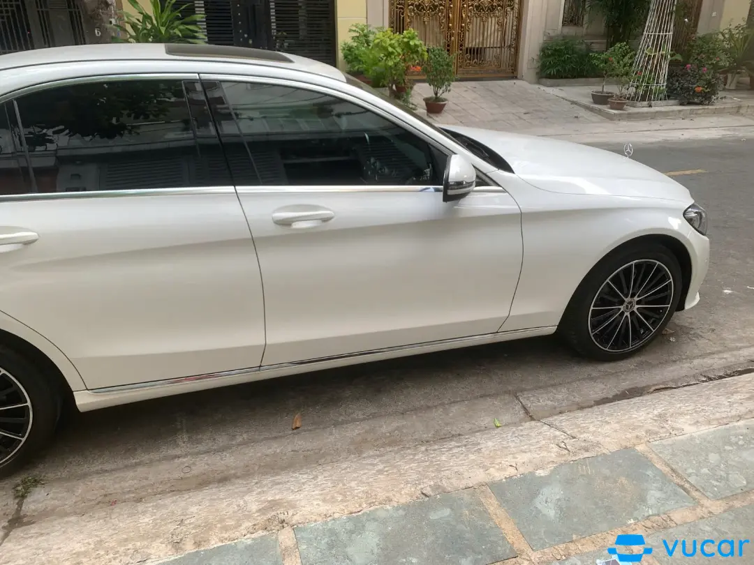 Mercedes C class C200 Exclusive 2019 - Ngoại thất 10