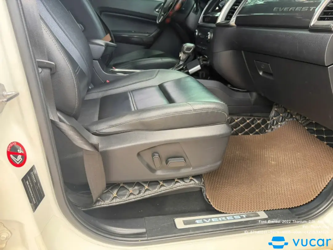 Ford Everest 2022 Titanium 2.0L 4x2 AT - Nội thất 4