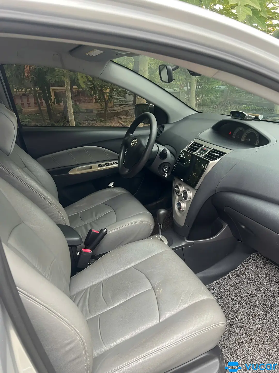 Toyota yaris - Nội thất 5