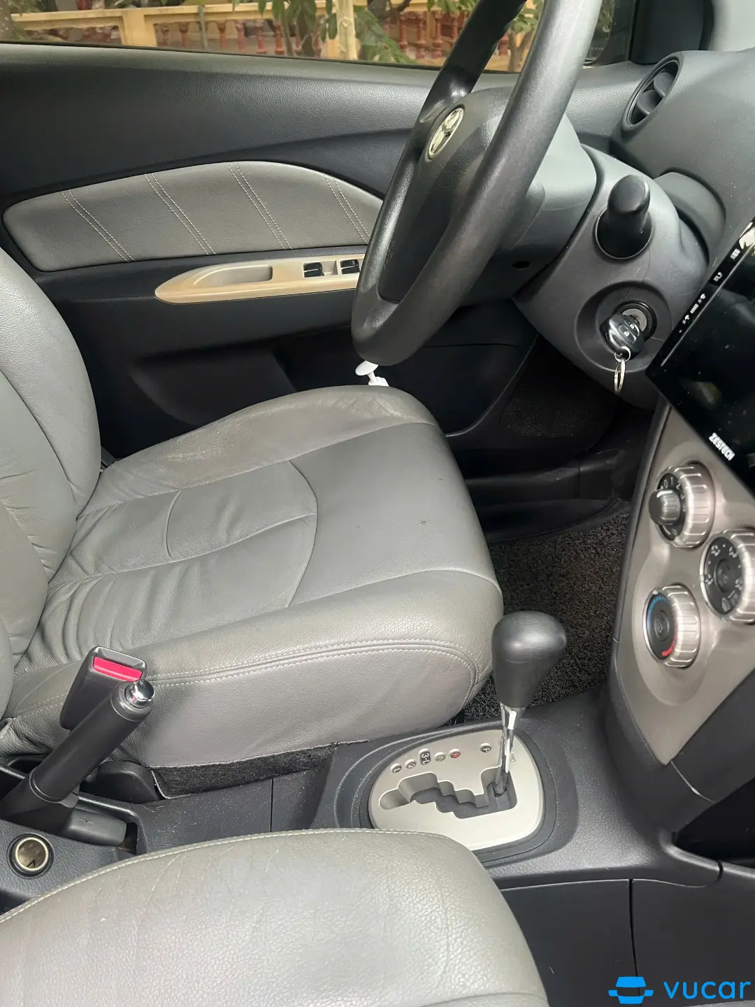 Toyota yaris - Nội thất 4