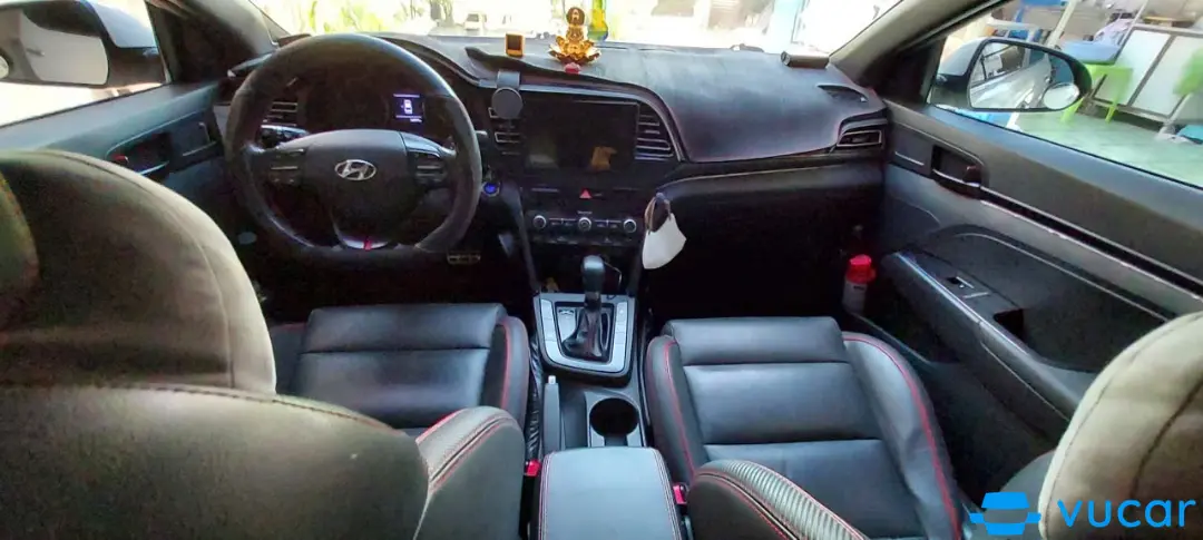 Hyundai Elantra Sport 1.6 AT 2019 - Nội thất 3
